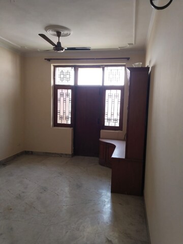 Room in 3 BHK Apartment at ATS Green II, Sector 50 – for Rent