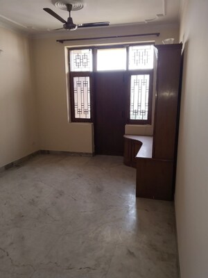 Room in 3 BHK Apartment at ATS Green II, Sector 50 – for Rent
