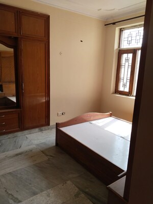 Room in 3 BHK Apartment at ATS Green II, Sector 50 – for Rent