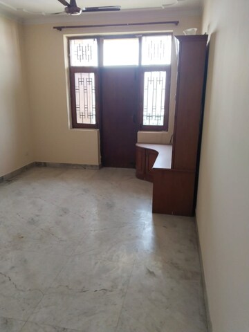 Room in 3 BHK Apartment at ATS Green II, Sector 50 – for Rent