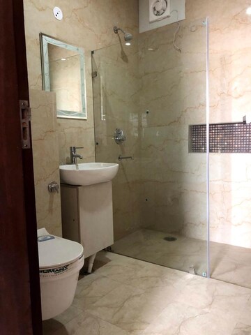 Bathroom in 3.5 BHK Builder Floor at Jadhunath Enclave, Sector 29 – for Rent