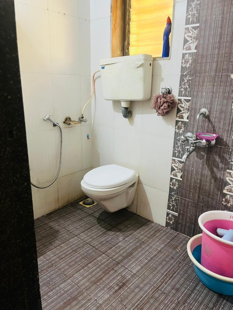 Bathroom, hill-view-chs-kharghar 3 Bedroom 100 Sq.Yd. Apartment In Kharghar Navi Mumbai 9647432