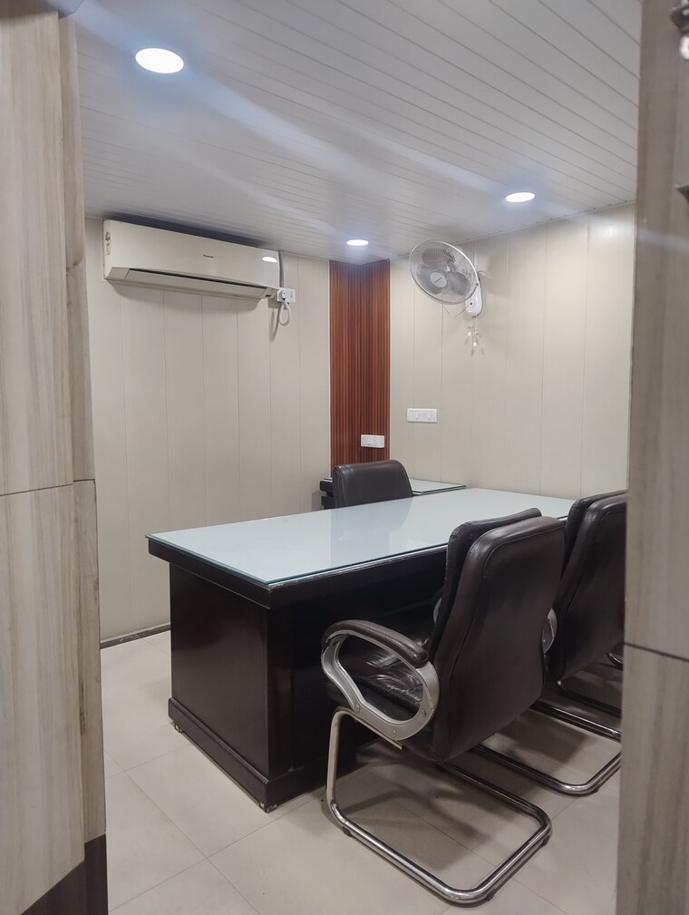 undefined, gomti nagar Commercial Office Space 850 Sq.Ft. In Gomti Nagar Lucknow 9647537