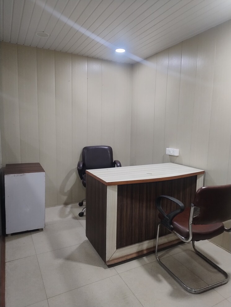 undefined, gomti nagar Commercial Office Space 850 Sq.Ft. In Gomti Nagar Lucknow 9647537