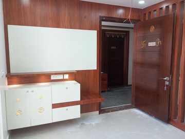 Room in 3 BHK Apartment at Aurobindo Kohinoor, Serilingampally – for Rent