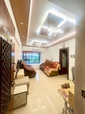 2 BHK Apartment For Rent in Green Meadows Bluilding 2 Chs Ltd, Kandivali East