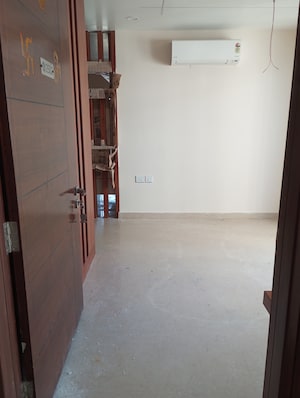 Room in 3 BHK Apartment at Aurobindo Kohinoor, Serilingampally – for Rent