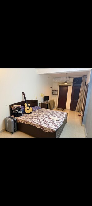 Bedroom in 2 BHK Builder Floor at DLF Pink Town House, Dlf City Phase 3 – for Rent