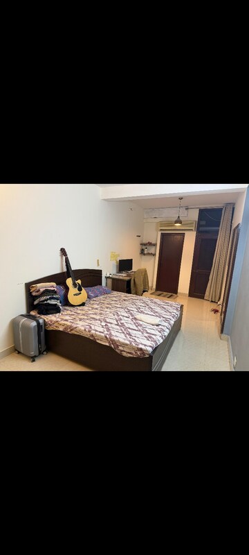 Bedroom in 2 BHK Builder Floor at DLF Pink Town House, Dlf City Phase 3 – for Rent