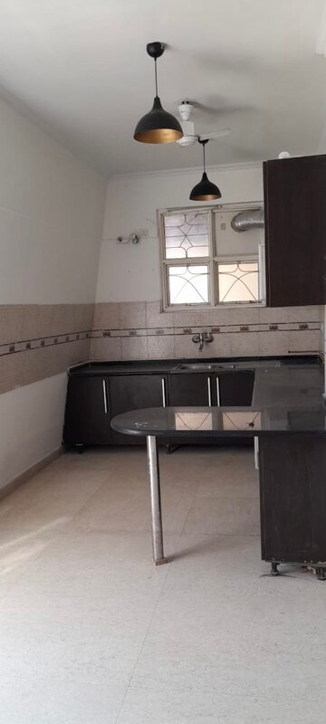 Kitchen in 2 BHK Builder Floor at DLF City Gurgaon, Sector 27 – for Rent
