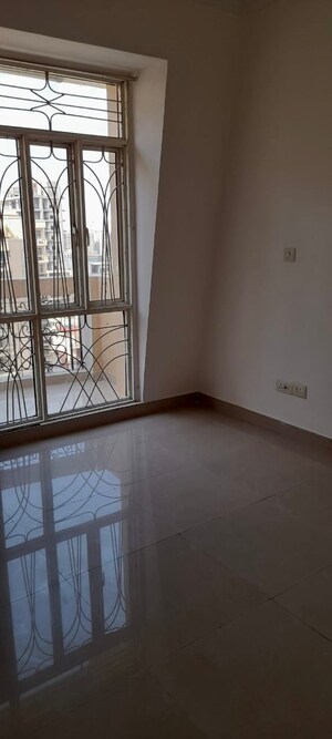 Balcony in 2 BHK Builder Floor at DLF City Gurgaon, Sector 27 – for Rent