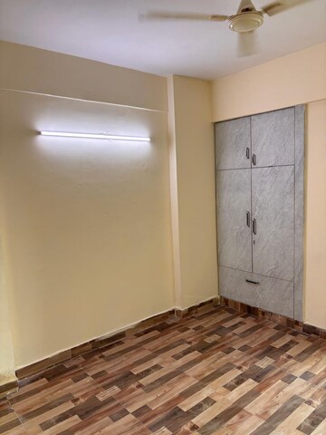 Room in 2 BHK Apartment at Migsun Roof, Raj Nagar Extension – for Rent