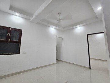 Room in 1 BHK Builder Floor at Saket – for Rent