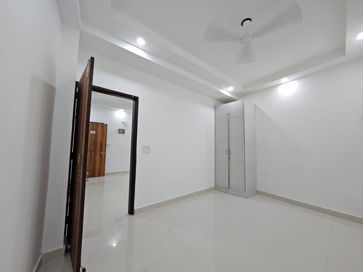 Room, saket 1 Bedroom 800 Sq.Ft. Builder Floor In Saket Delhi 9647610