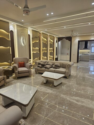 4 BHK Builder Floor For Sale in Anand Vihar