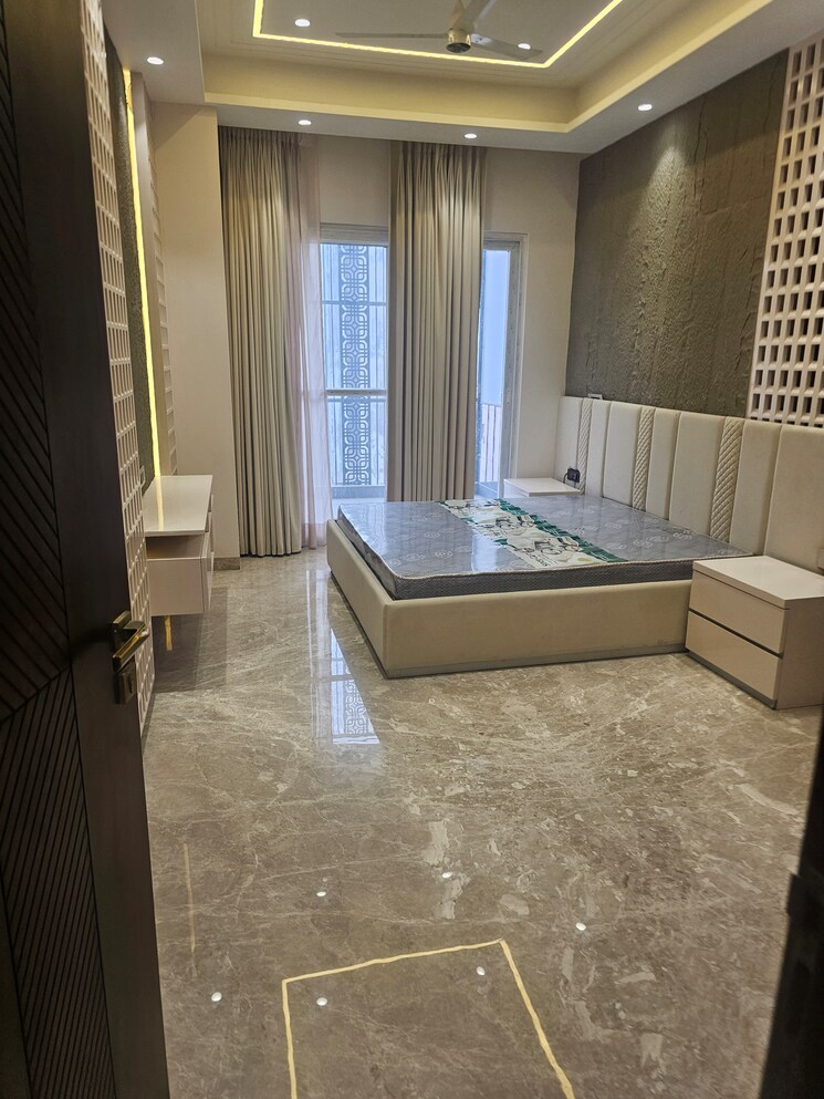 undefined, anand vihar 4 Bedroom 360 Sq.Yd. Builder Floor In Anand Vihar Delhi 9647651