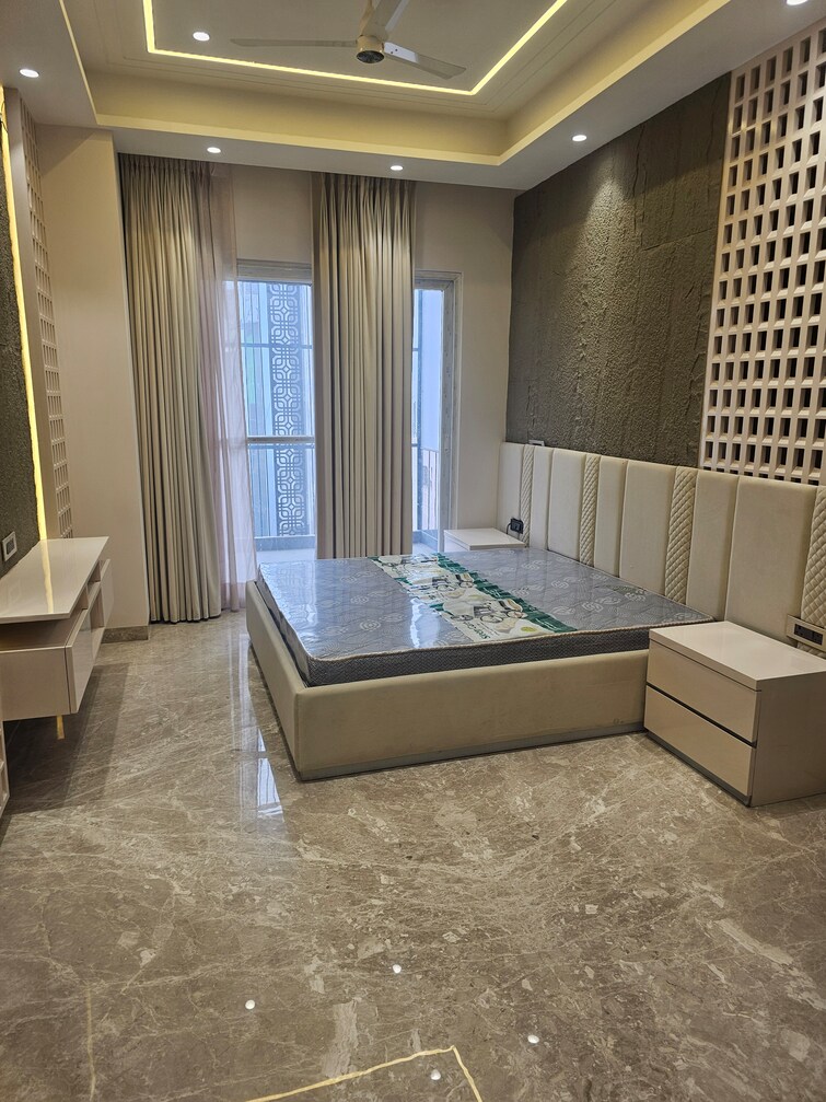 undefined, anand vihar 4 Bedroom 360 Sq.Yd. Builder Floor In Anand Vihar Delhi 9647651