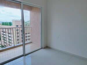 Room in 2 BHK Apartment at Godrej Green Cove, Mahalunge – for Rent
