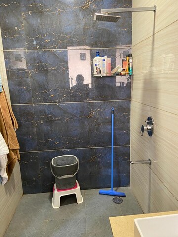 Furnished Amenities in 4 BHK Builder Floor at Vipul Square, Sushant Lok I – for Rent