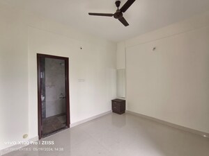 Room in 3 BHK Builder Floor at Hsr Layout – for Rent