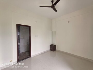 Room in 3 BHK Builder Floor at Hsr Layout – for Rent
