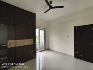 Room in 3 BHK Builder Floor at Hsr Layout – for Rent