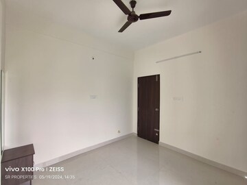 Room in 3 BHK Builder Floor at Hsr Layout – for Rent
