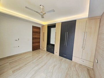 Room in 3 BHK Builder Floor at Builder Floor, Sector 28 – for Rent