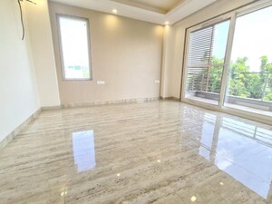 Room in 3 BHK Builder Floor at Builder Floor, Sector 28 – for Rent