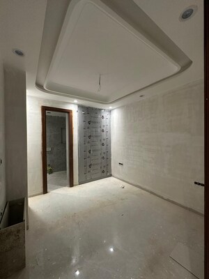 Room in 3 BHK Builder Floor at Builder Floor, Sector 28 – for Rent