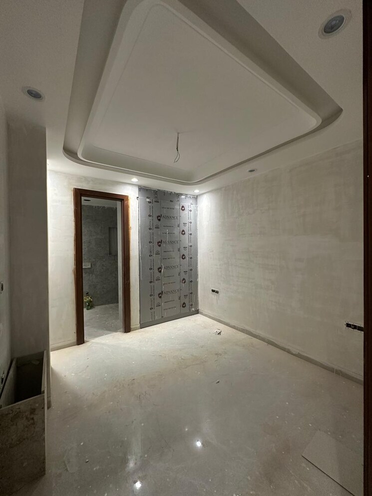 Room, builder-floor 3 Bedroom 2700 Sq.Ft. Builder Floor In Sector 28 Gurgaon 9647653