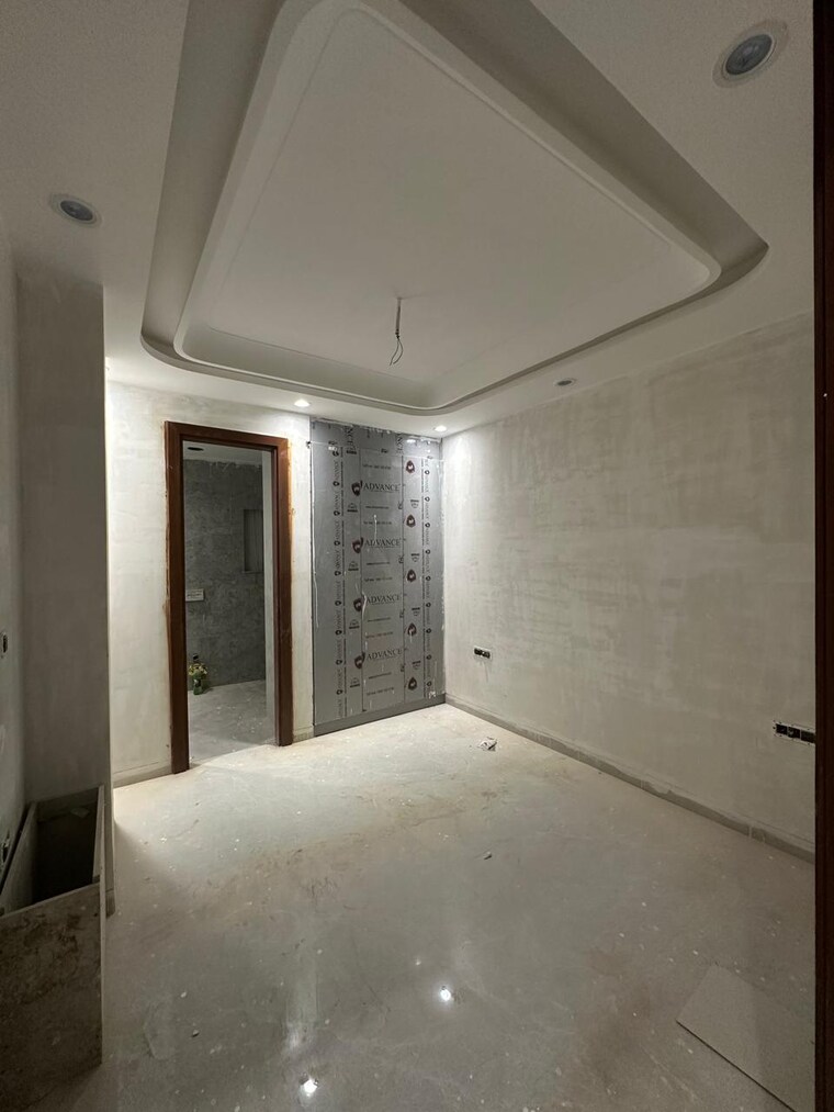 Room, builder-floor 3 Bedroom 2700 Sq.Ft. Builder Floor In Sector 28 Gurgaon 9647653