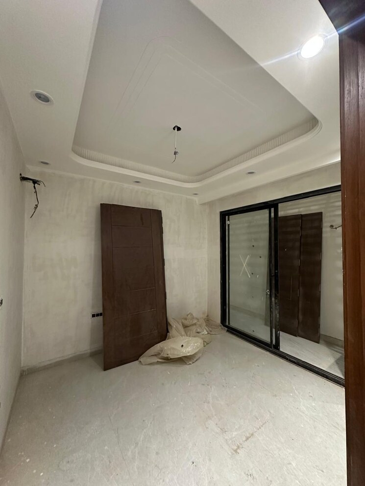 Room, builder-floor 3 Bedroom 2700 Sq.Ft. Builder Floor In Sector 28 Gurgaon 9647653