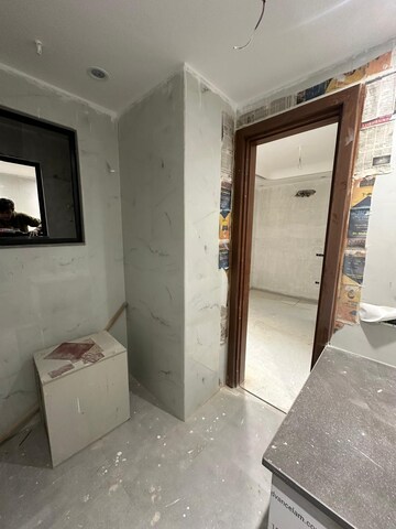 Building Lobby in 3 BHK Builder Floor at Builder Floor, Sector 28 – for Rent