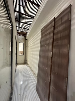 Building Lobby in 3 BHK Builder Floor at Builder Floor, Sector 28 – for Rent