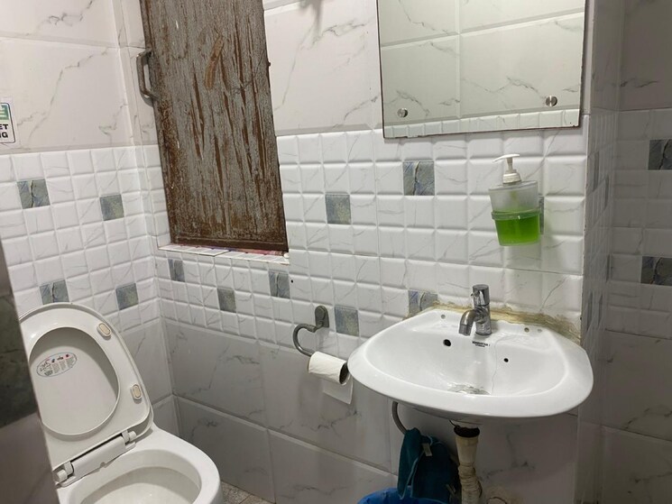 Bathroom, ild-trade-centre Commercial Office Space 1500 Sq.Ft. In Tikri Gurgaon 9647664