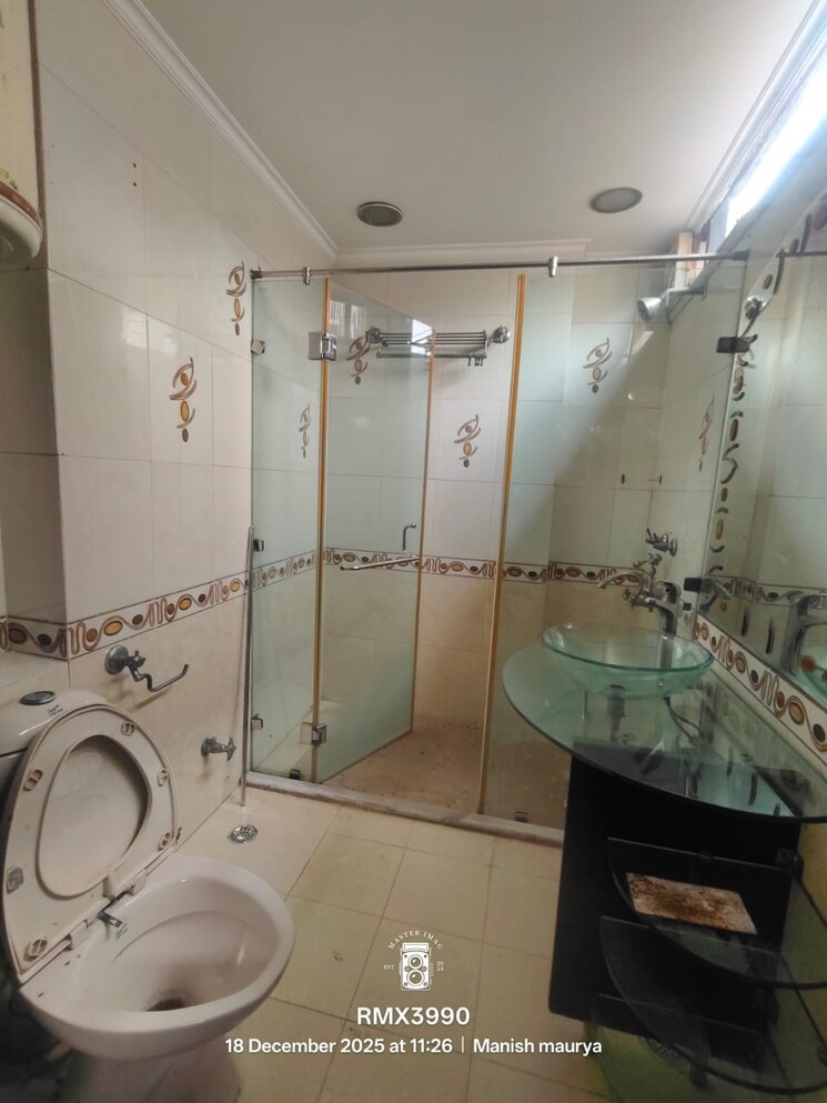 Master Bedroom, greater kailash ii 3 Bedroom 2250 Sq.Ft. Builder Floor In Greater Kailash ii Delhi 9647685