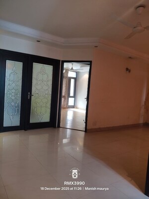 Room in 3 BHK Builder Floor at Greater Kailash ii – for Sale