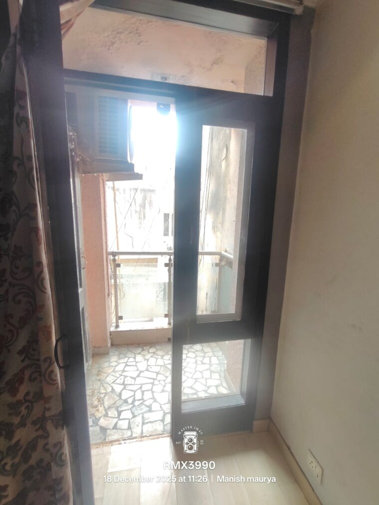 Room, greater kailash ii 3 Bedroom 2250 Sq.Ft. Builder Floor In Greater Kailash ii Delhi 9647685