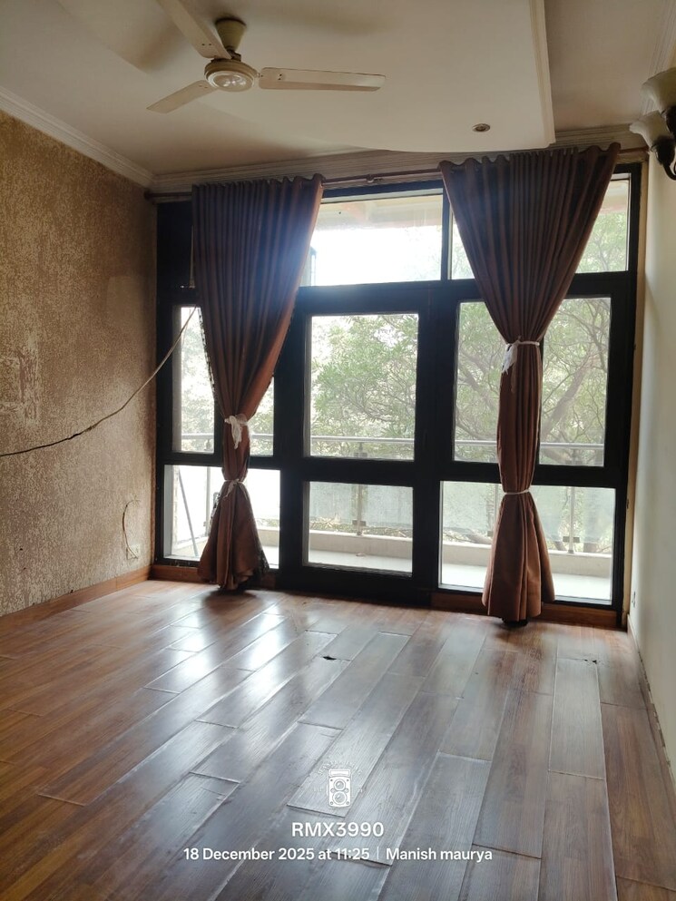 Bedroom, greater kailash ii 3 Bedroom 2250 Sq.Ft. Builder Floor In Greater Kailash ii Delhi 9647685