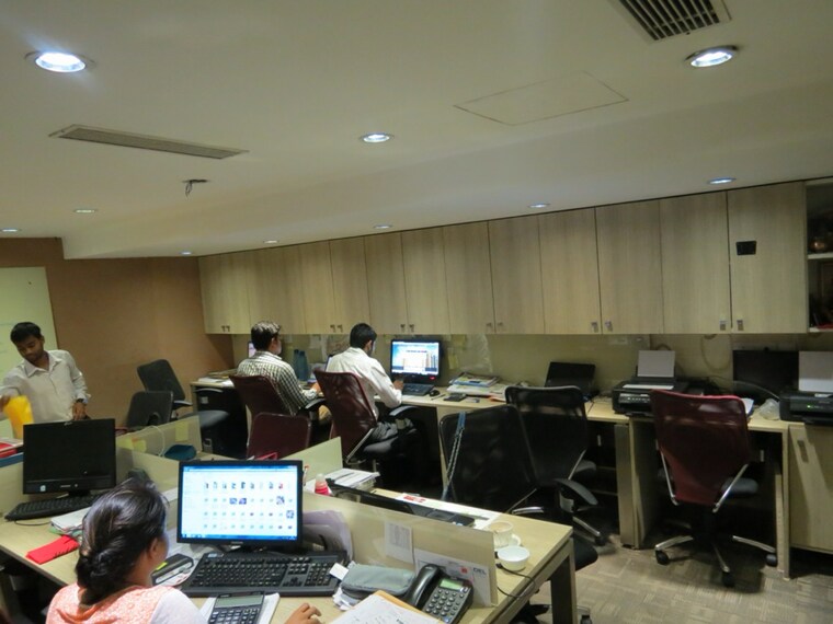 Team Area, universal-trade-tower Commercial Office Space 1000 Sq.Ft. In Sispal Vihar Gurgaon 9647717