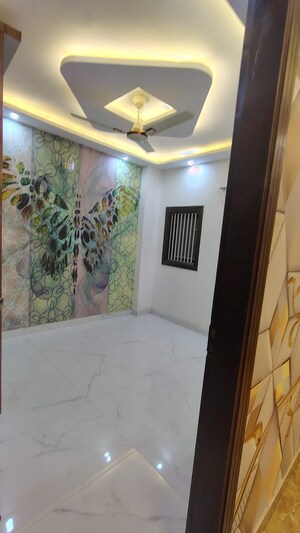Balcony in 3 BHK Builder Floor at Dwarka Mor – for Rent