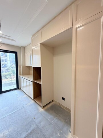 Furnished Amenities in 4 BHK Builder Floor at Sushant Lok 2, Sector 57 – for Sale