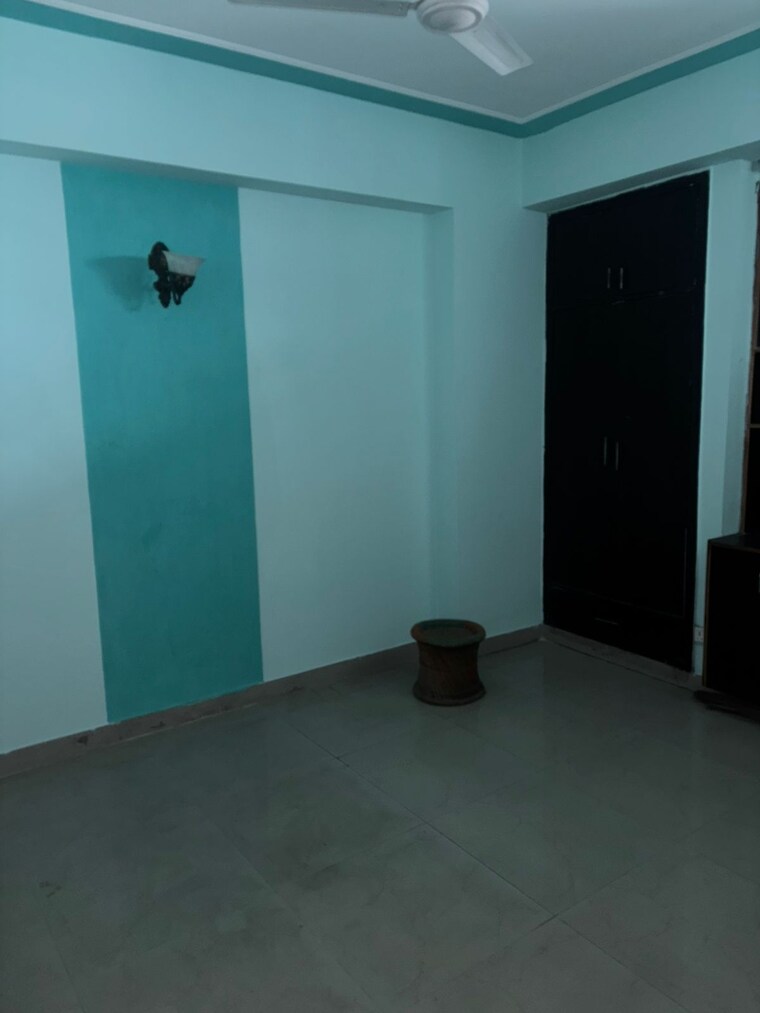 Room, supertech-icon 2 Bedroom 1000 Sq.Ft. Apartment In Ahinsa Khand 2 Ghaziabad 9647720