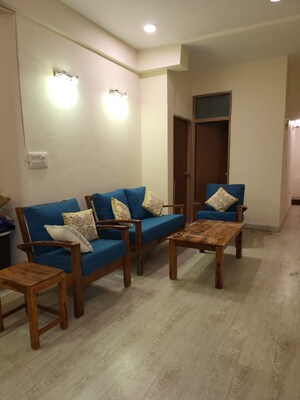 Living Room in 4 BHK Builder Floor at Dlf Phase ii – for Rent