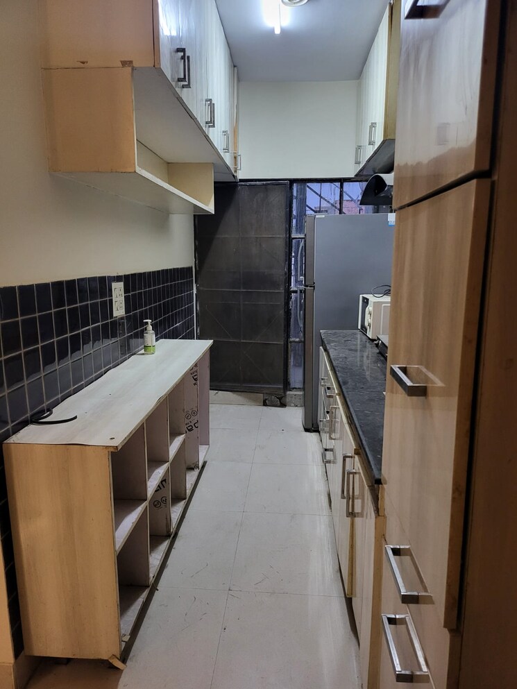 Team Area, dlf phase ii 4 Bedroom 3000 Sq.Ft. Builder Floor In Dlf Phase ii Gurgaon 9647667