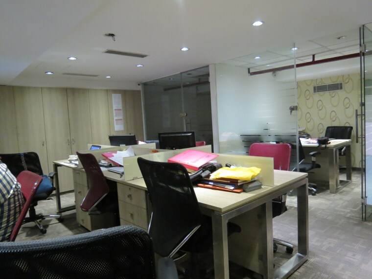 Team Area, universal-trade-tower Commercial Office Space 1200 Sq.Ft. In Sispal Vihar Gurgaon 9647744