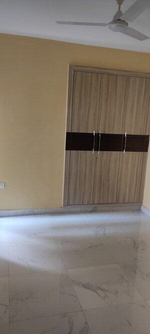 Furnished Amenities in 2 BHK Apartment at SG Shikhar Height, Siddharth Vihar – for Rent