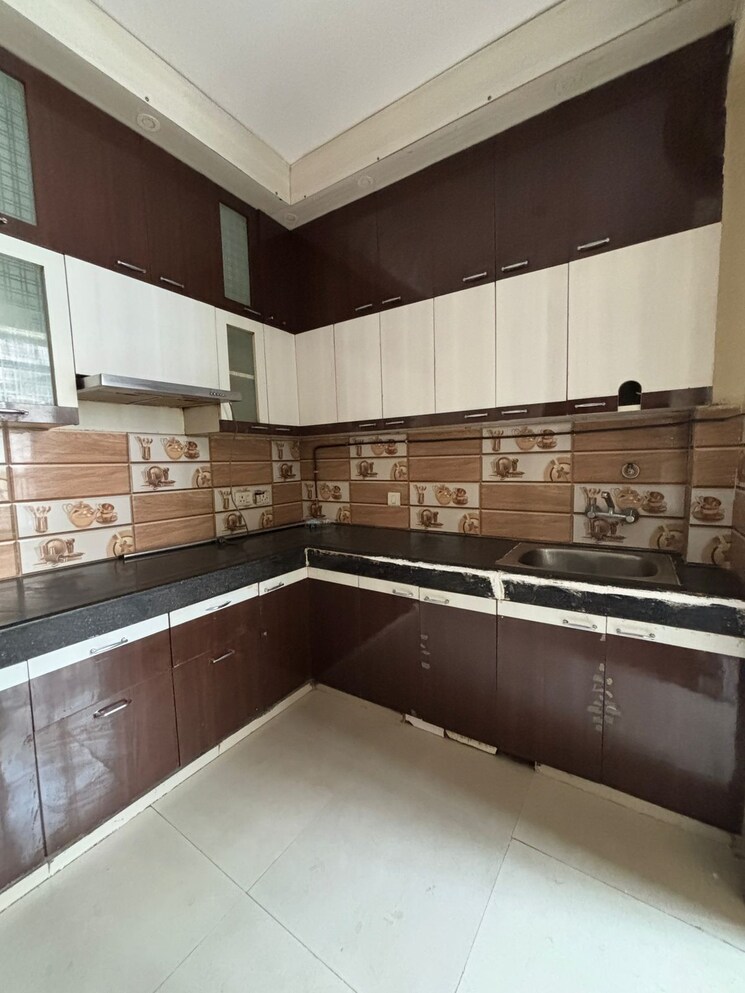 Kitchen, bulland-heights 3 Bedroom 1851 Sq.Ft. Apartment In Sain Vihar Ghaziabad 9647764