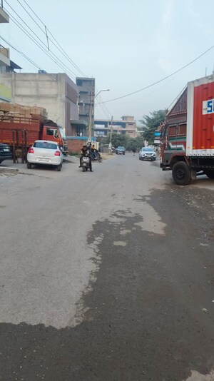 Parking in  Industrial Plot at Sector 82 – for Rent